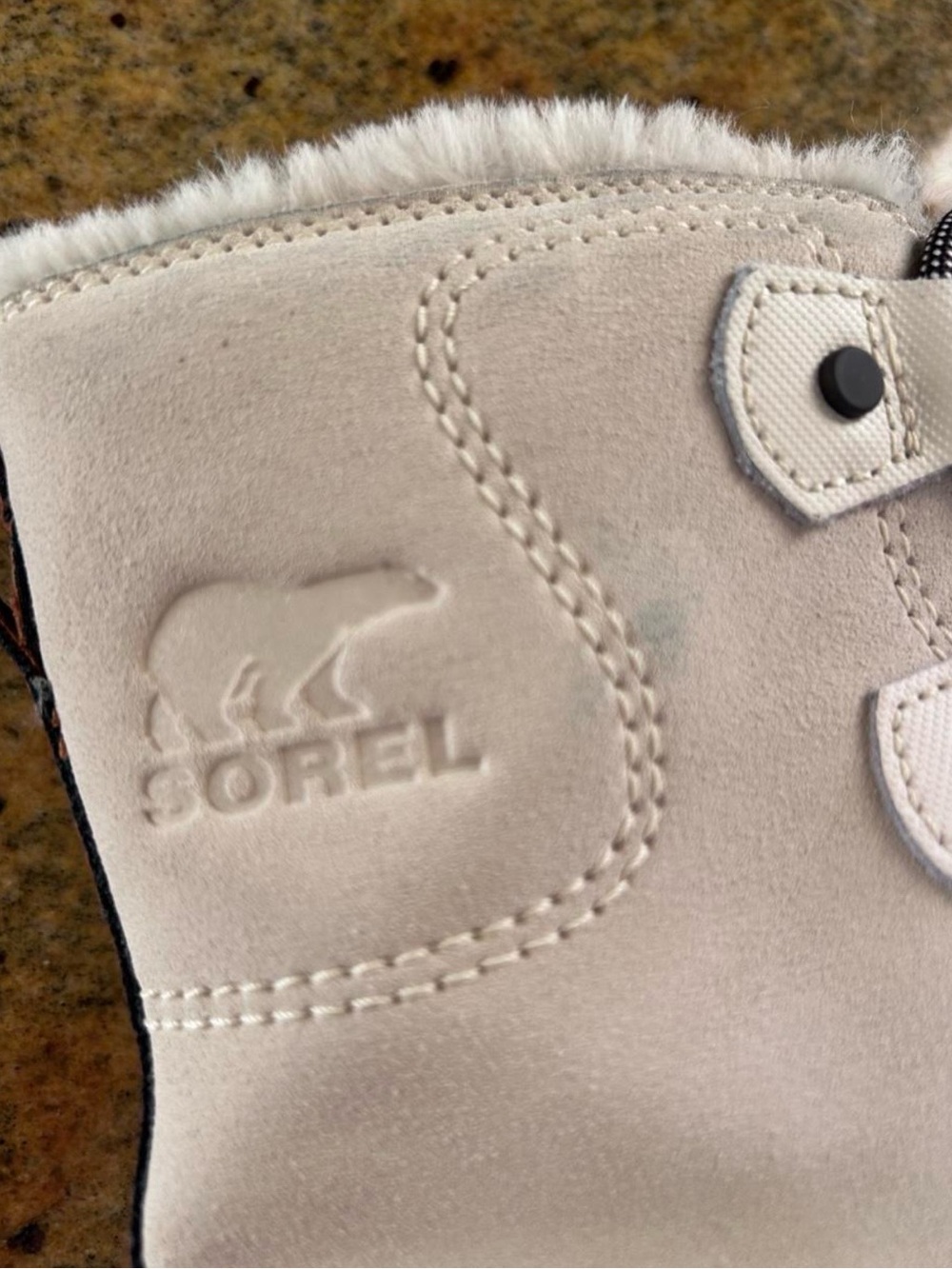 Sorel Women’s Cream Faux-Fur Lined Lace-Up Winter Boots - Picture 3 of 5